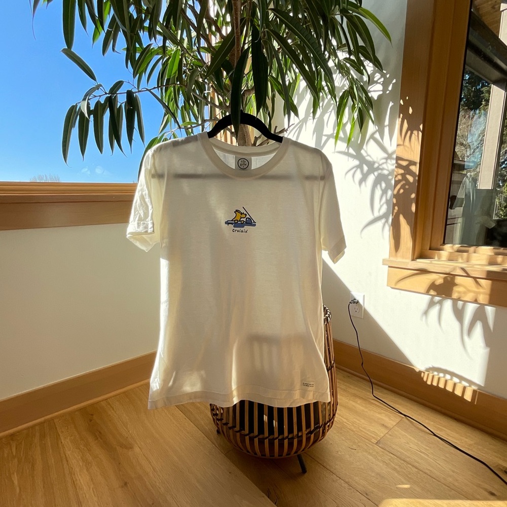 LIFE IS GOOD WHITE ‘CRUSIN’ DOG SHIRT WOMENS SIZE M